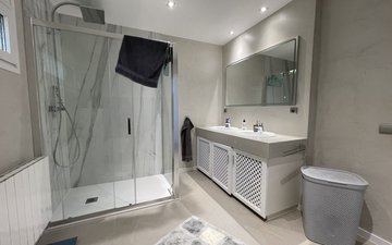 Property slide 20
