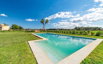 Property slide 18