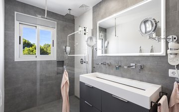 Property slide 10