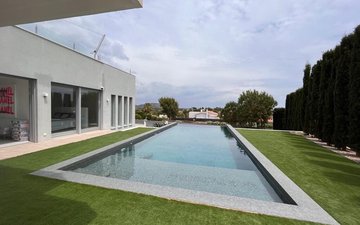 Property slide 18