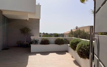Property slide 61