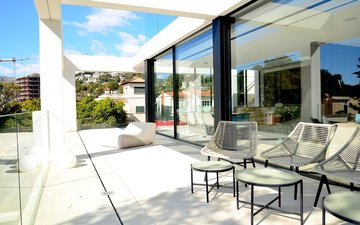 Property slide 32