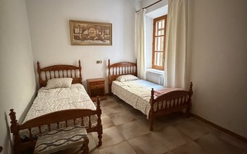 Property slide 32