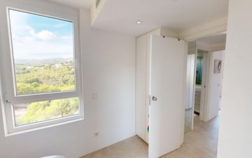 Property slide 18