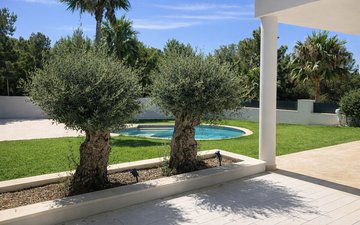 Property slide 10