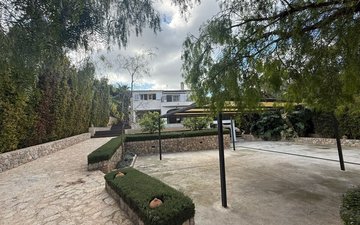 Property slide 44