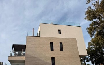 Property slide 17