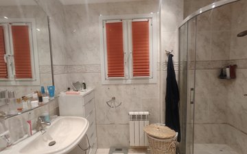 Property slide 19