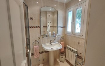 Property slide 10