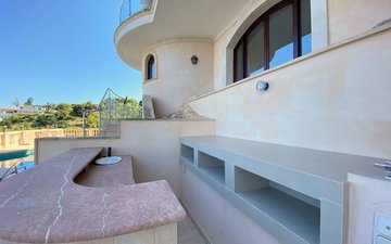Property slide 10