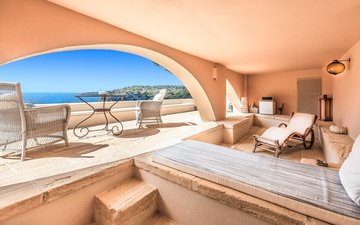 Property slide 10
