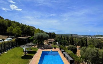 Property slide 18