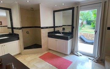 Property slide 25