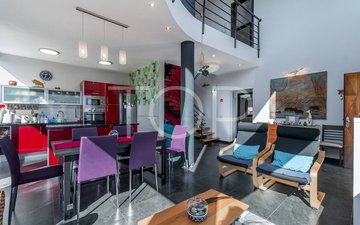 Property slide 48