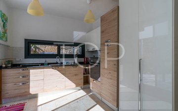 Property slide 18