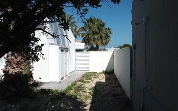 Property slide 32