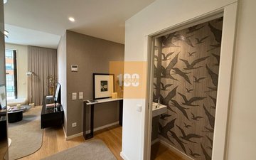 Property slide 10