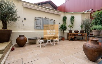 Property slide 32