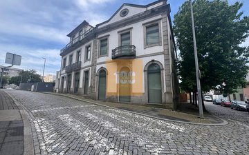 Property slide 32