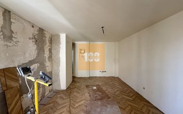 Property slide 10