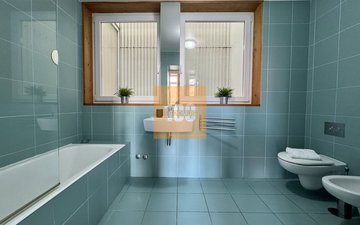 Property slide 32