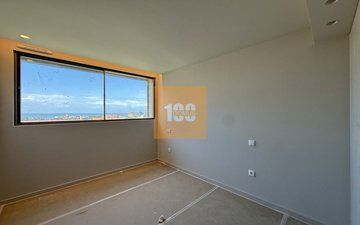 Property slide 32