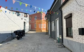 Property slide 16