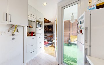 Property slide 10