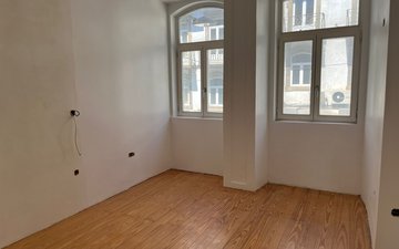 Property slide 10