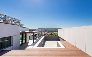 Property slide 32