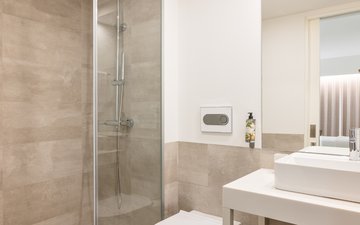 Property slide 21