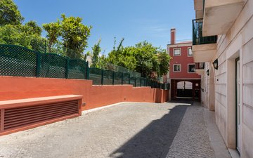 Property slide 32