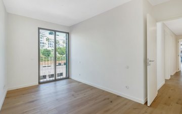 Property slide 32