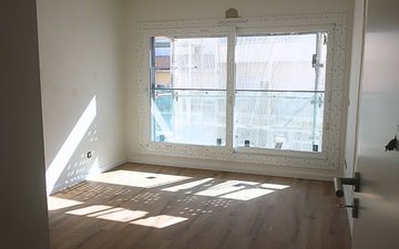 Property slide 10
