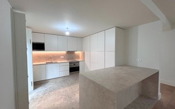 Property slide 10