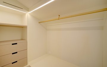 Property slide 32
