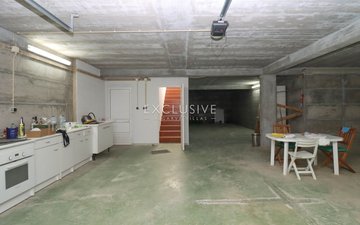 Property slide 25
