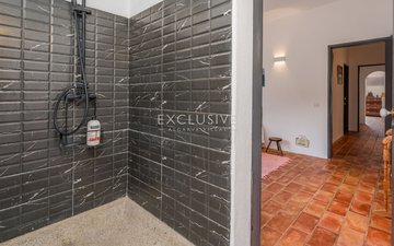 Property slide 32