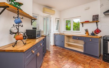 Property slide 21