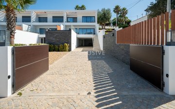 Property slide 32