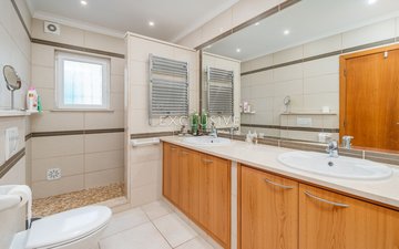 Property slide 20