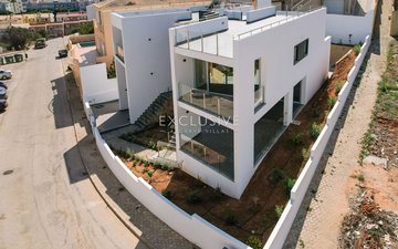 Property slide 32