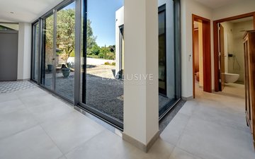 Property slide 22