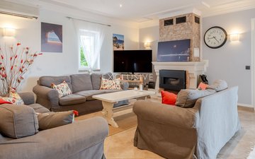 Property slide 18
