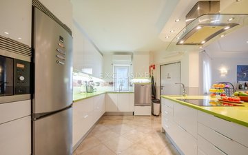 Property slide 10
