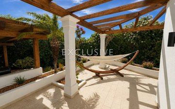Property slide 32