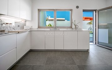 Property slide 21
