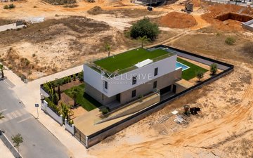 Property slide 32