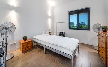 Property slide 21