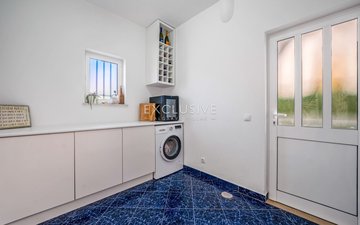 Property slide 40
